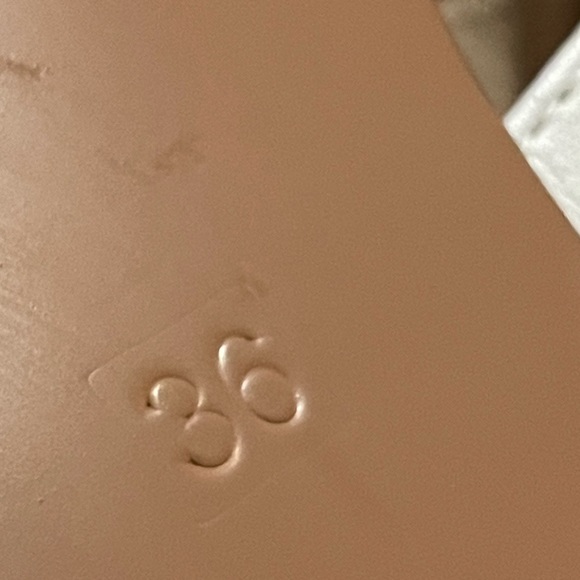 Studded gladiator sandals. Size 36 - Picture 8 of 8